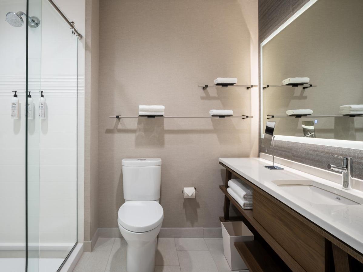 Delta Hotels By Marriott Wichita Falls Convention Center ภายนอก รูปภาพ