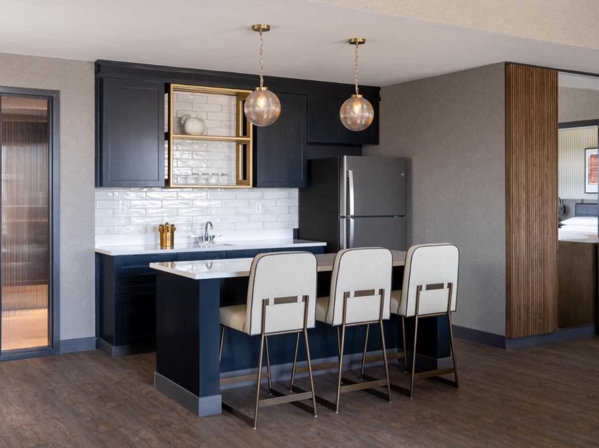 Delta Hotels By Marriott Wichita Falls Convention Center ภายนอก รูปภาพ