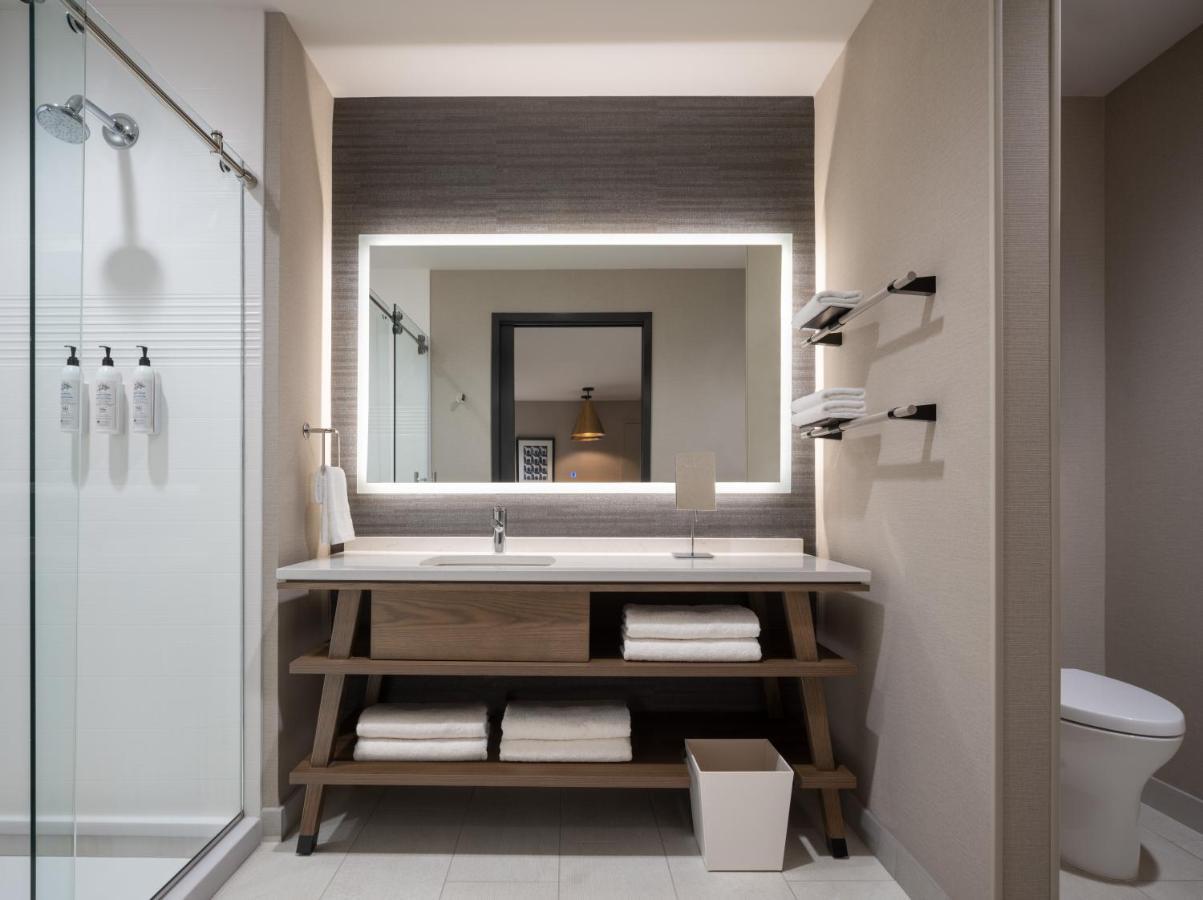 Delta Hotels By Marriott Wichita Falls Convention Center ภายนอก รูปภาพ