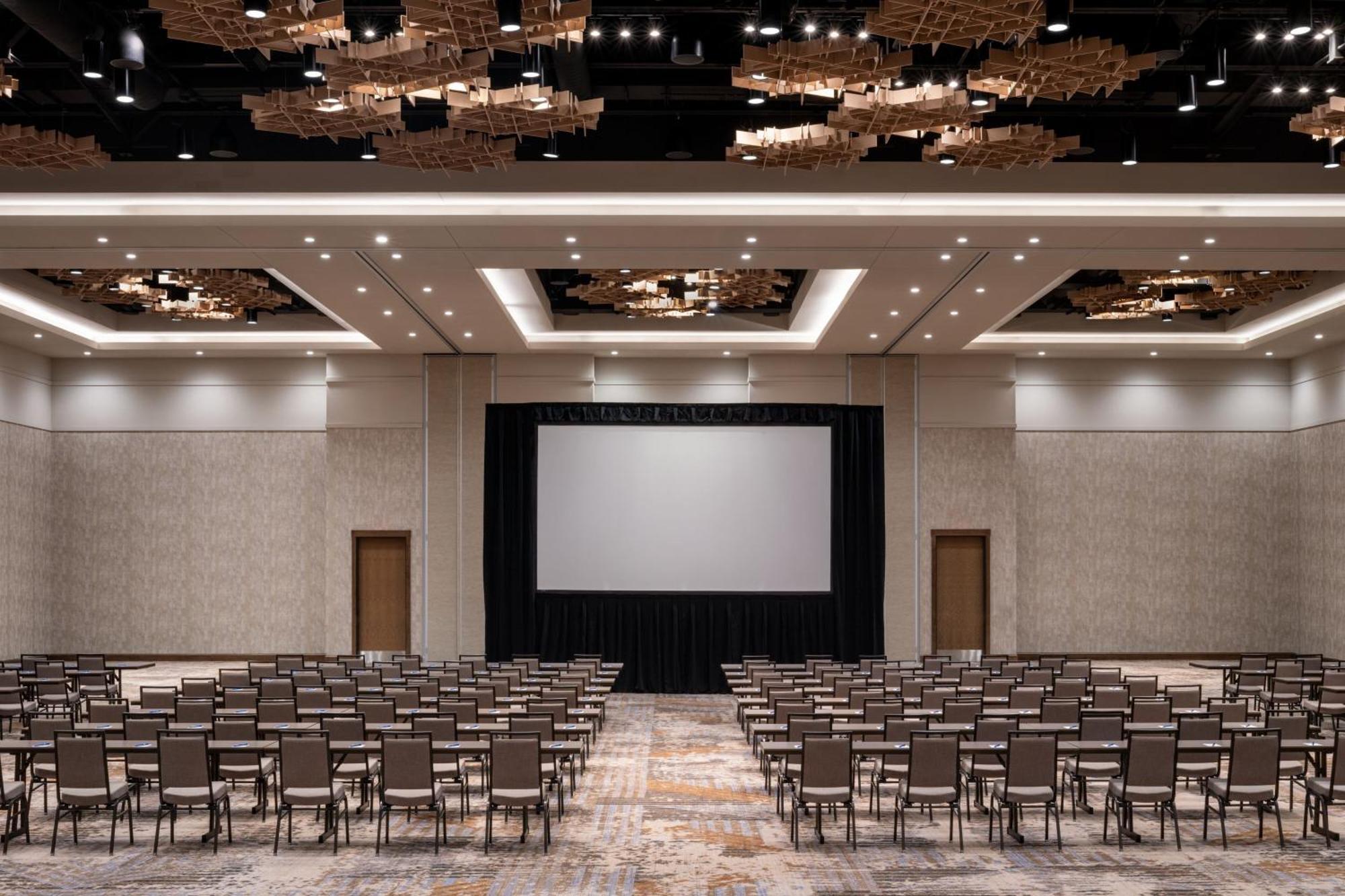 Delta Hotels By Marriott Wichita Falls Convention Center ภายนอก รูปภาพ