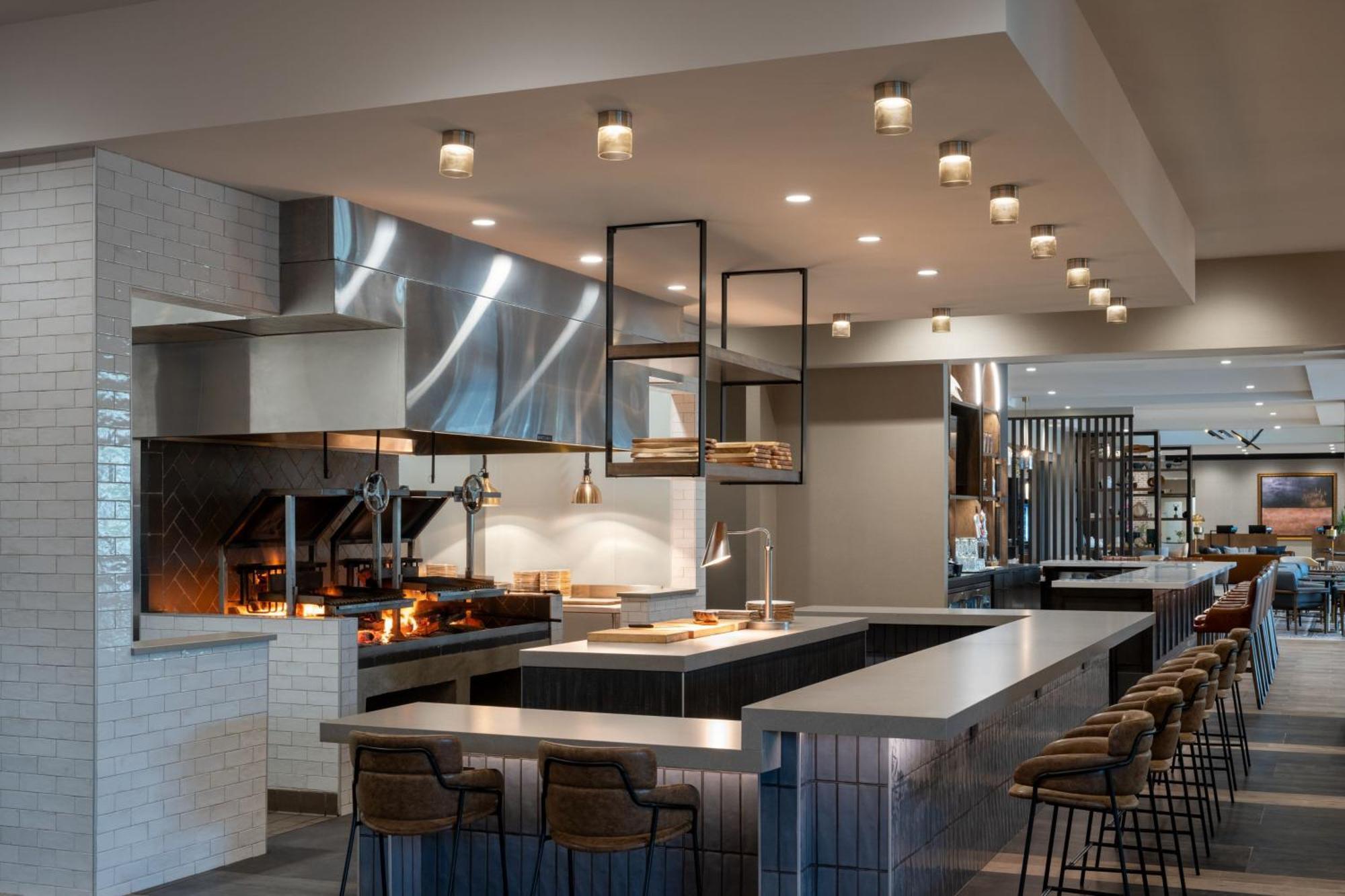 Delta Hotels By Marriott Wichita Falls Convention Center ภายนอก รูปภาพ