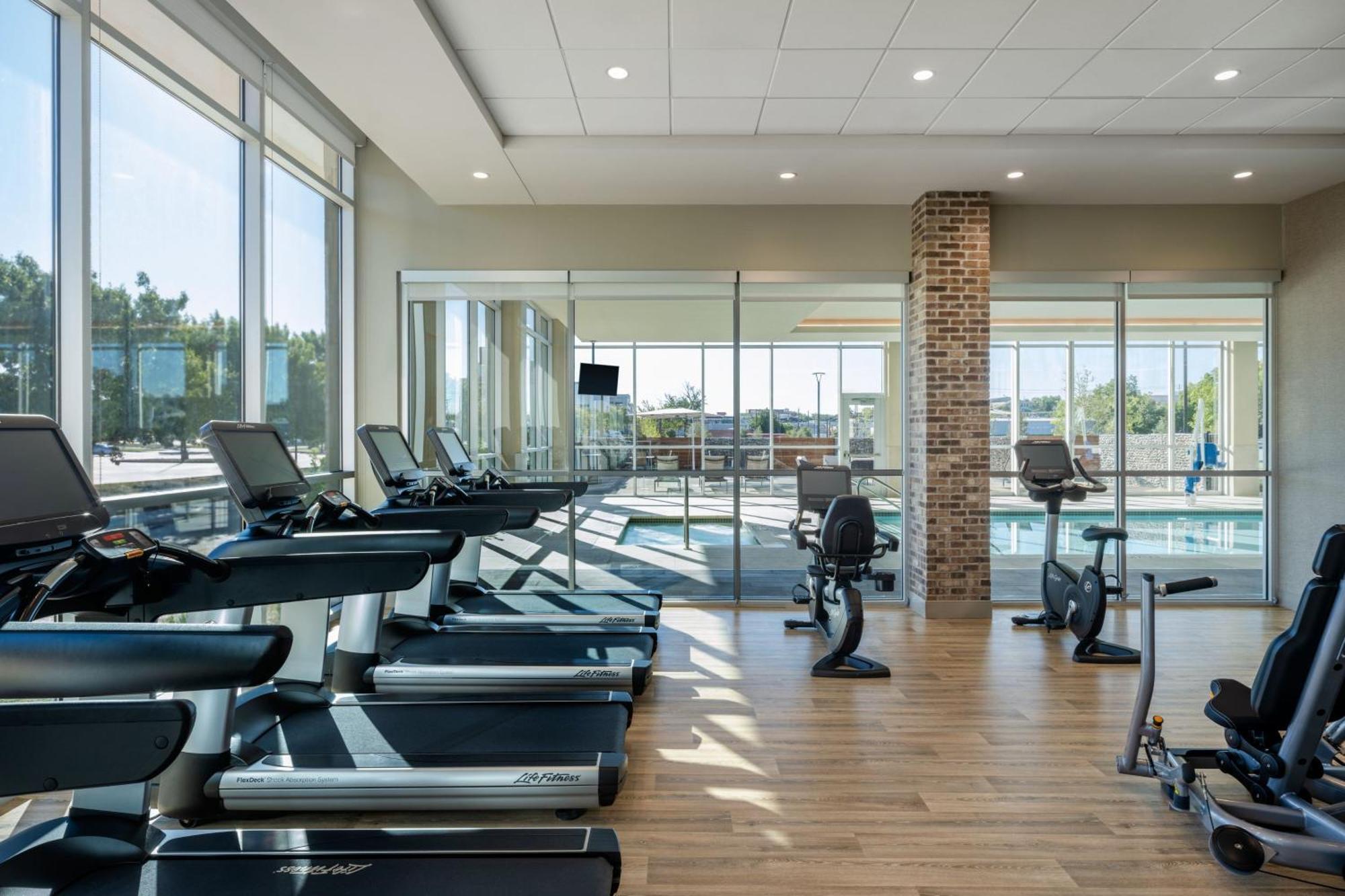 Delta Hotels By Marriott Wichita Falls Convention Center ภายนอก รูปภาพ