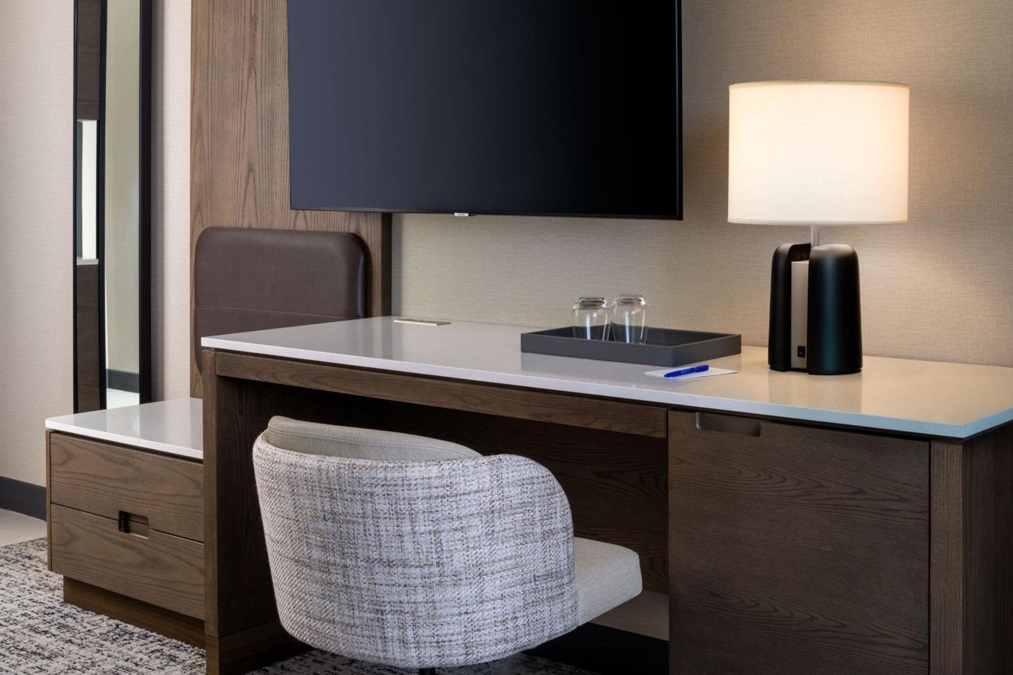 Delta Hotels By Marriott Wichita Falls Convention Center ภายนอก รูปภาพ