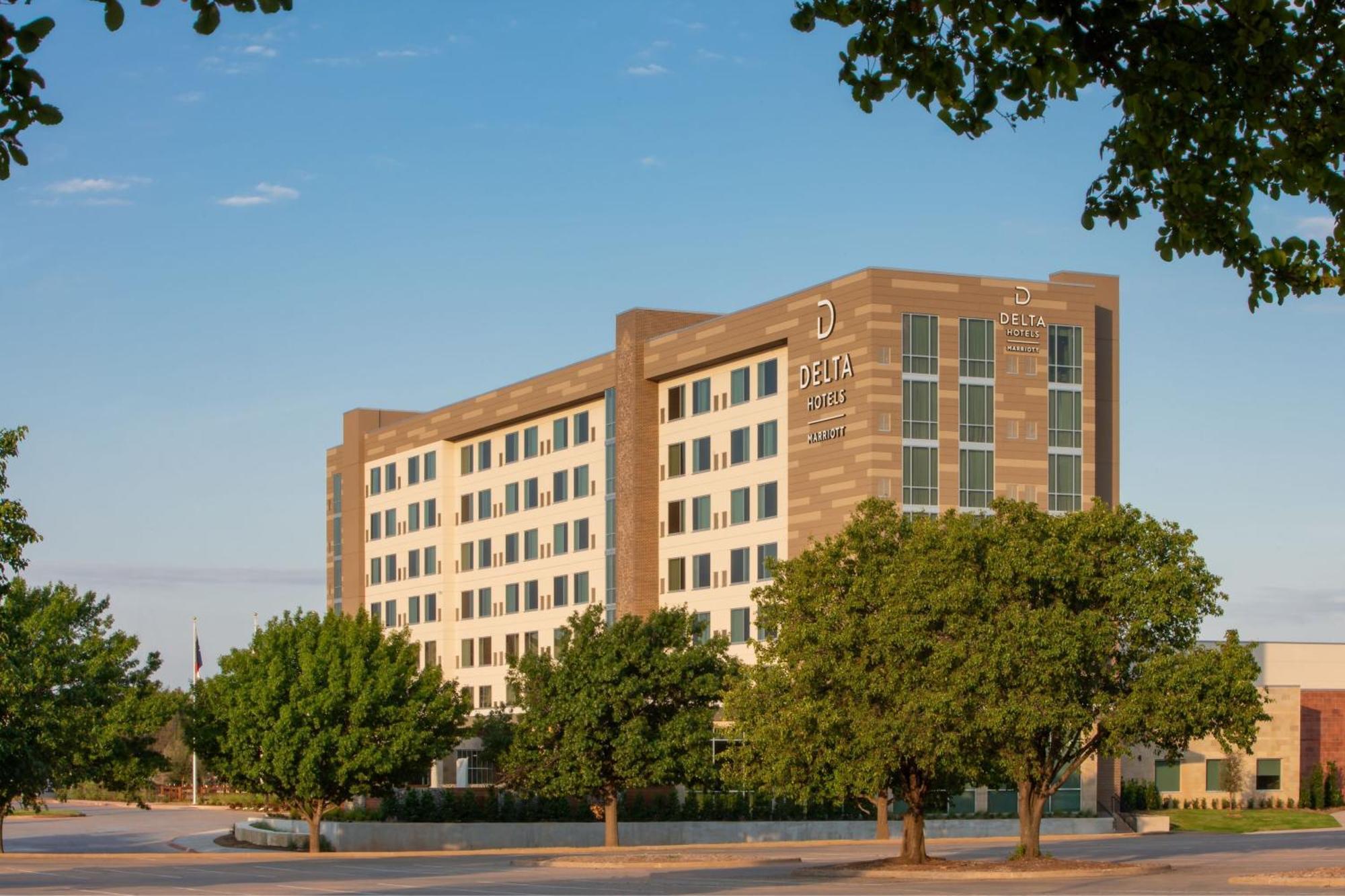 Delta Hotels By Marriott Wichita Falls Convention Center ภายนอก รูปภาพ